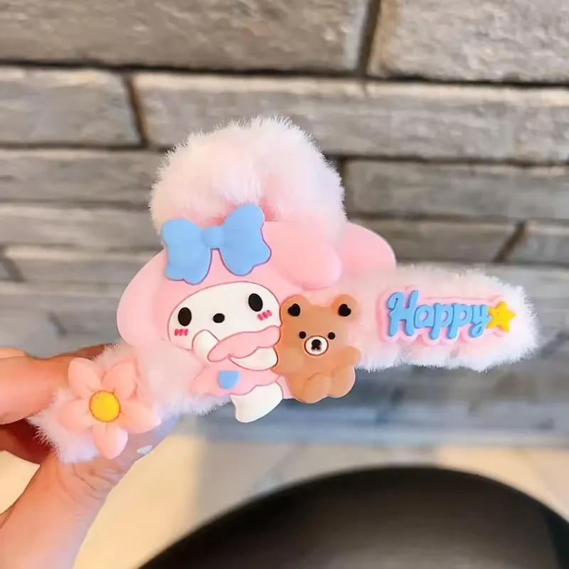 Kẹp tóc lông thú Mina Bloom thỏ ôm gấu dễ thương