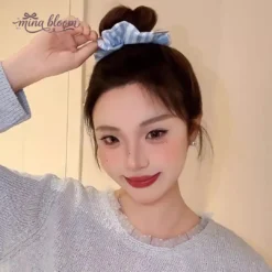 Scrunchies sọc xanh Mina Bloom